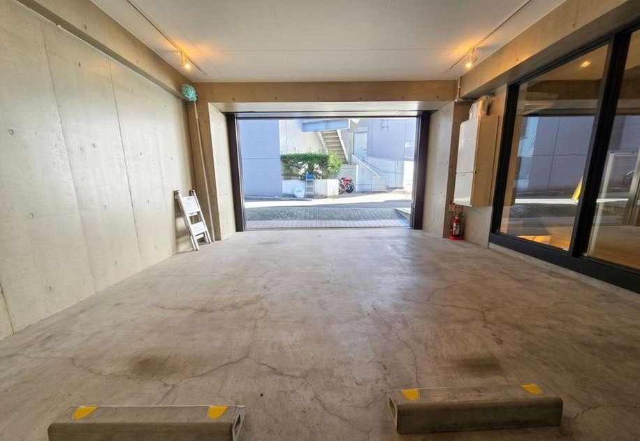 グラントレゾール広尾(B1-1階メゾネット・所有権付ガレージ) 写真16